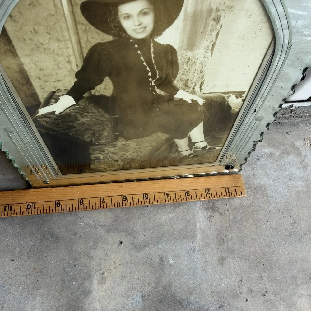 1930's-1940's Art Deco Mirrored Glass Picture Frame Scalloped Rosette 8 x 10